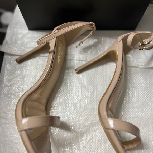 Lulus Elise style. Color is nude. Size 10. Great for a wedding. - Picture 4 of 8